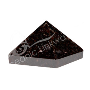 Polished Smooth Garnet Pyramid