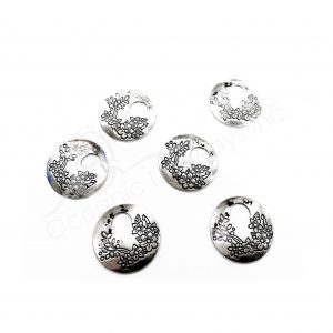 (CLOSE OUT) BEADS - METAL ROUND PENDANT WITH FLOWERS (PK 30) 28 MM D X 1 MM T