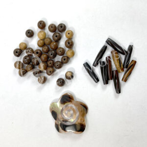 (CLOSE OUT)  BEADS - SET OF 42 PCS